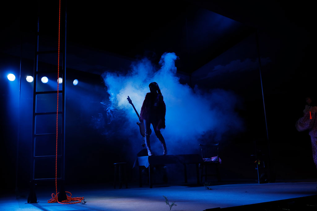 快快『ルイ・ルイ』